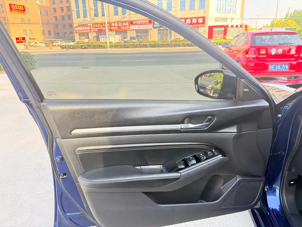 Nissan Teana - фото 6