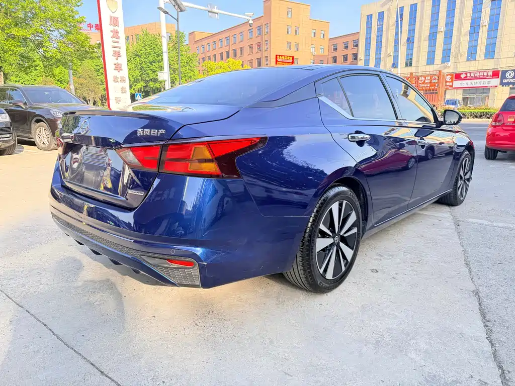 Nissan Teana - фото 4