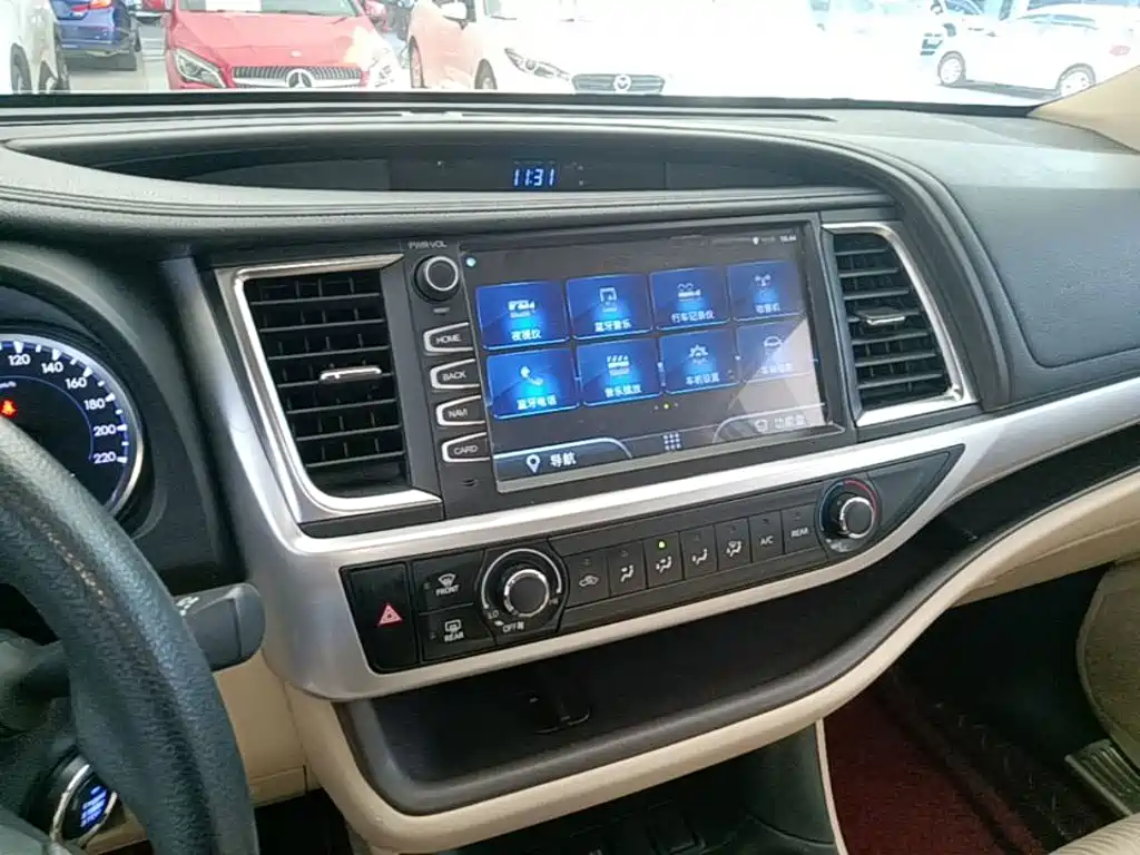 Toyota Highlander — миниатюра 9