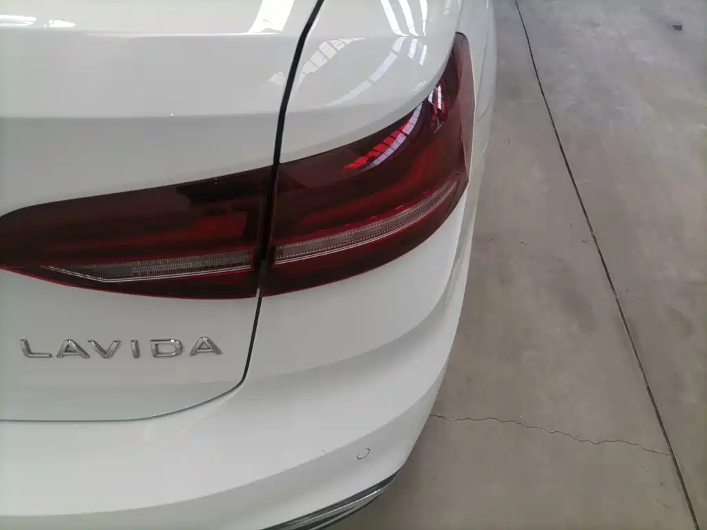 Volkswagen Lavida — миниатюра 8