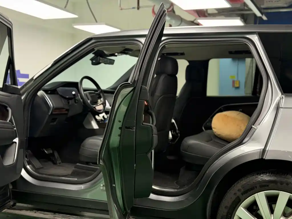 Land Rover Range Rover — миниатюра 5