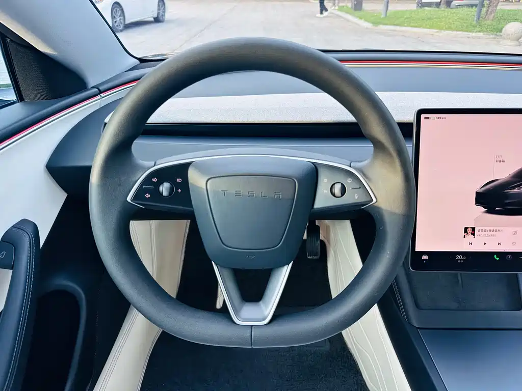Tesla Model 3 — миниатюра 15