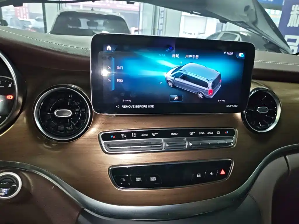Mercedes-Benz V-Class — миниатюра 13
