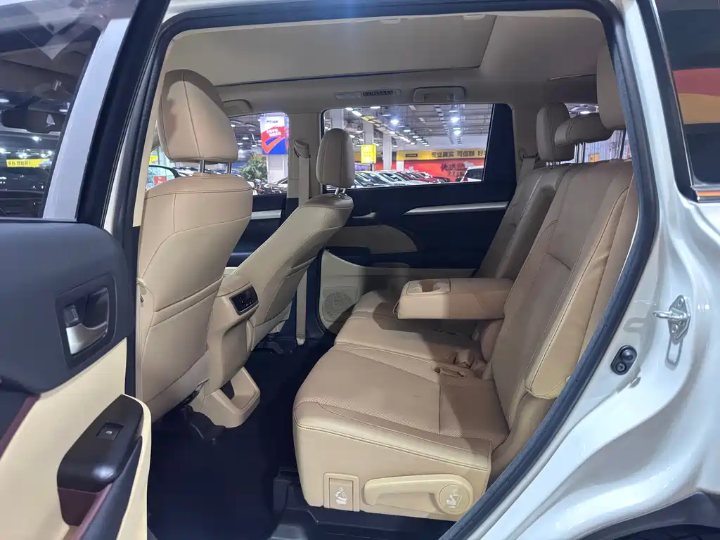 Toyota Highlander — миниатюра 8