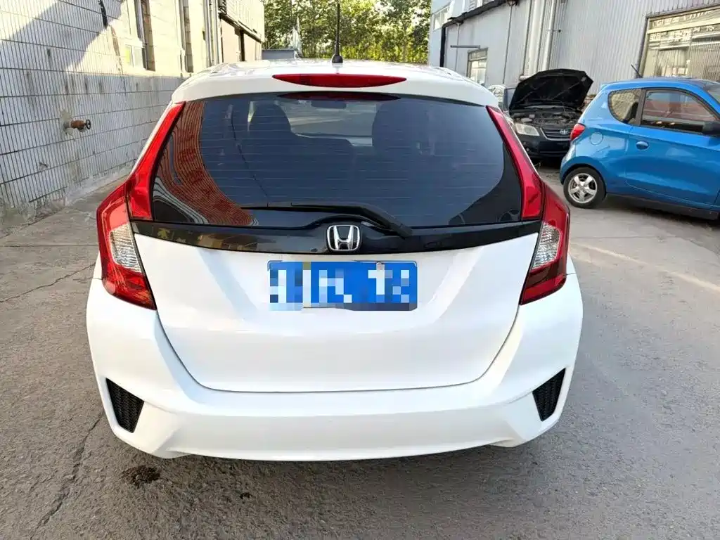 Honda Fit — миниатюра 5