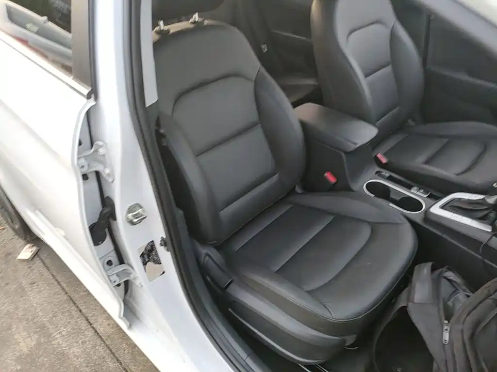 Hyundai Elantra — миниатюра 25