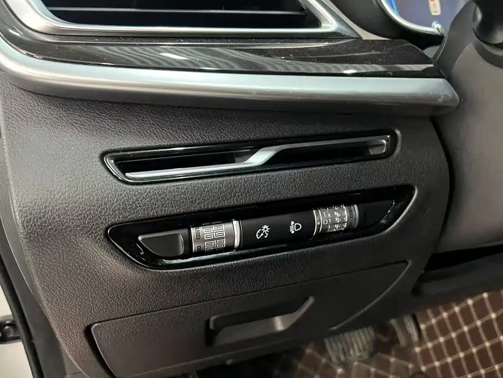 GEELY AUTOMOBILE JIAJIE