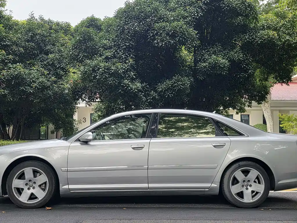 Audi A8 — миниатюра 8