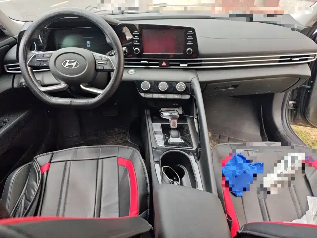 Hyundai Elantra — миниатюра 13