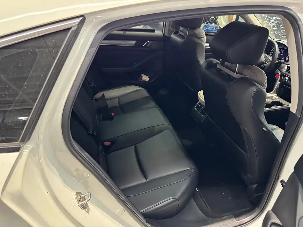 Honda Accord — миниатюра 17
