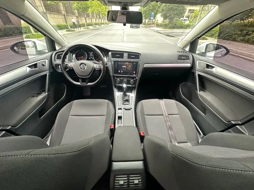 Volkswagen Golf — миниатюра 2