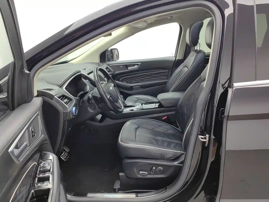 Ford Edge — миниатюра 10