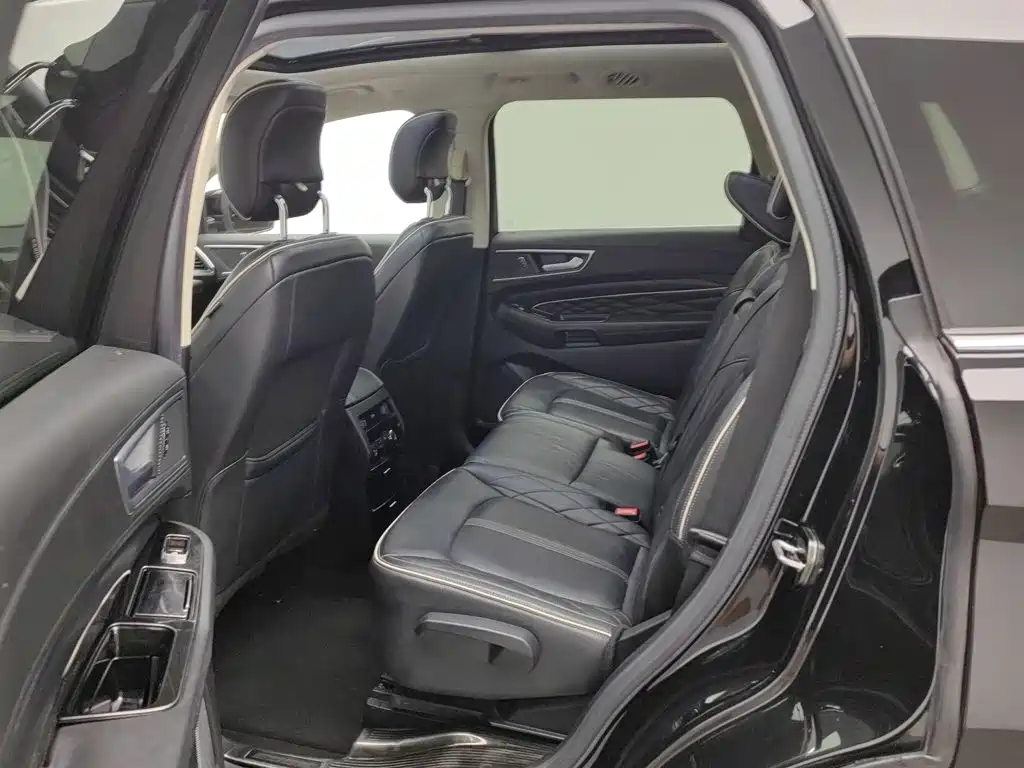 Ford Edge — миниатюра 15