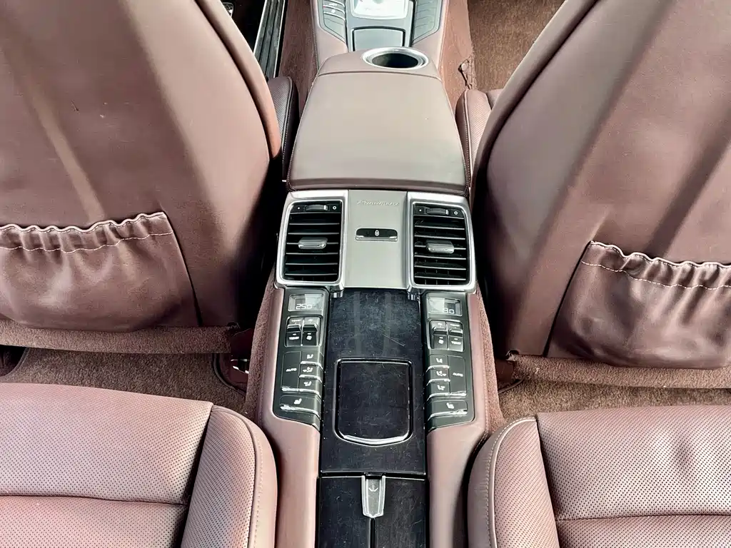 Porsche Panamera 2014 Panamera 4 3.0T