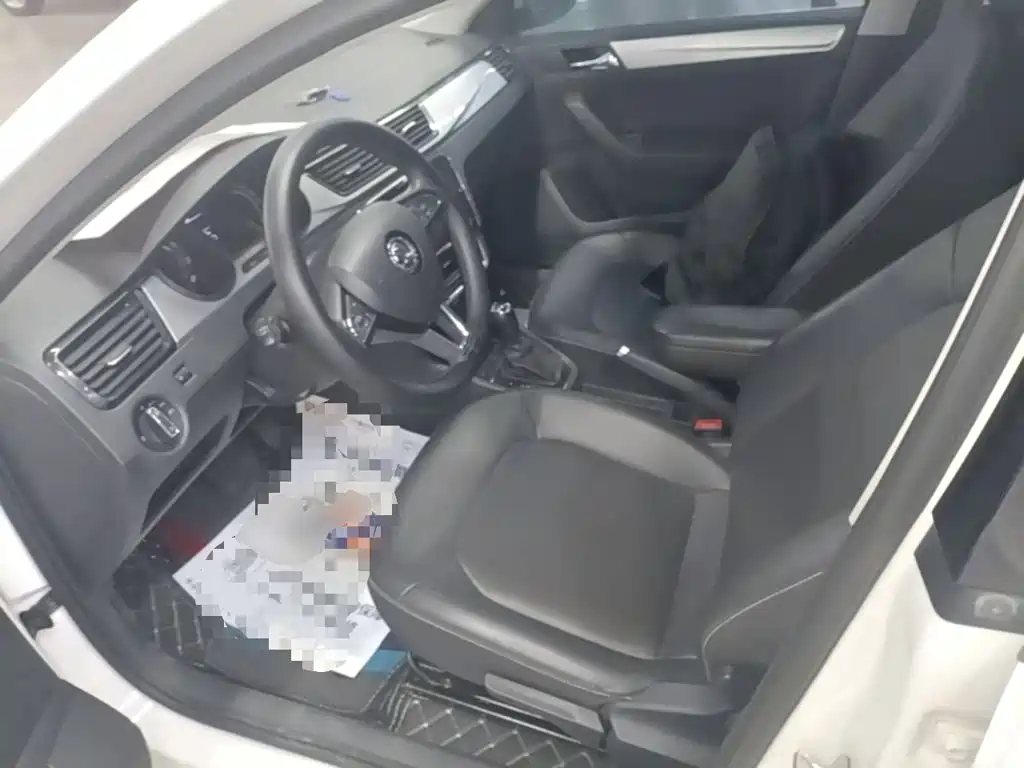 Skoda Rapid — миниатюра 15