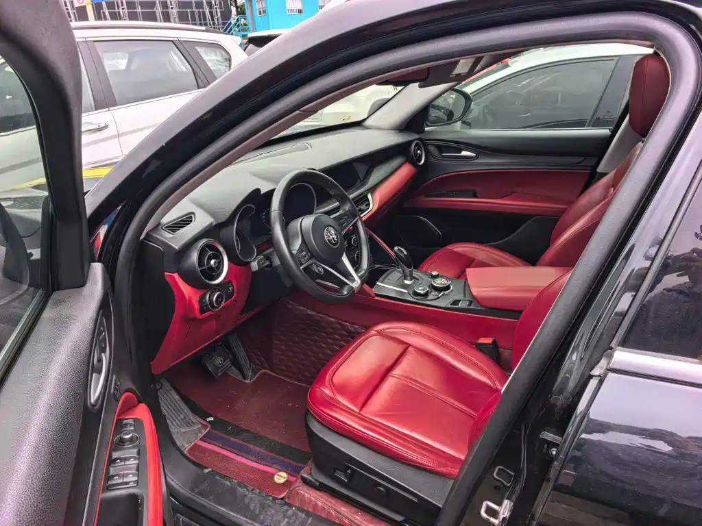 Alfa Romeo Stelvio — миниатюра 6