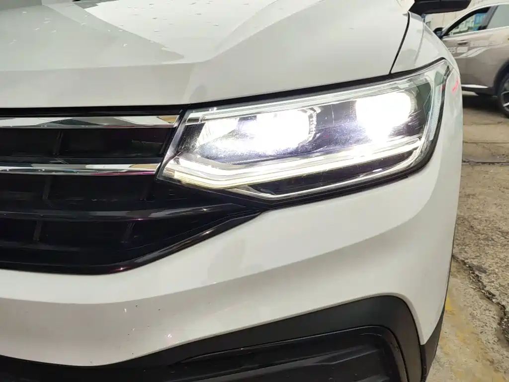 Volkswagen Tiguan L — миниатюра 24
