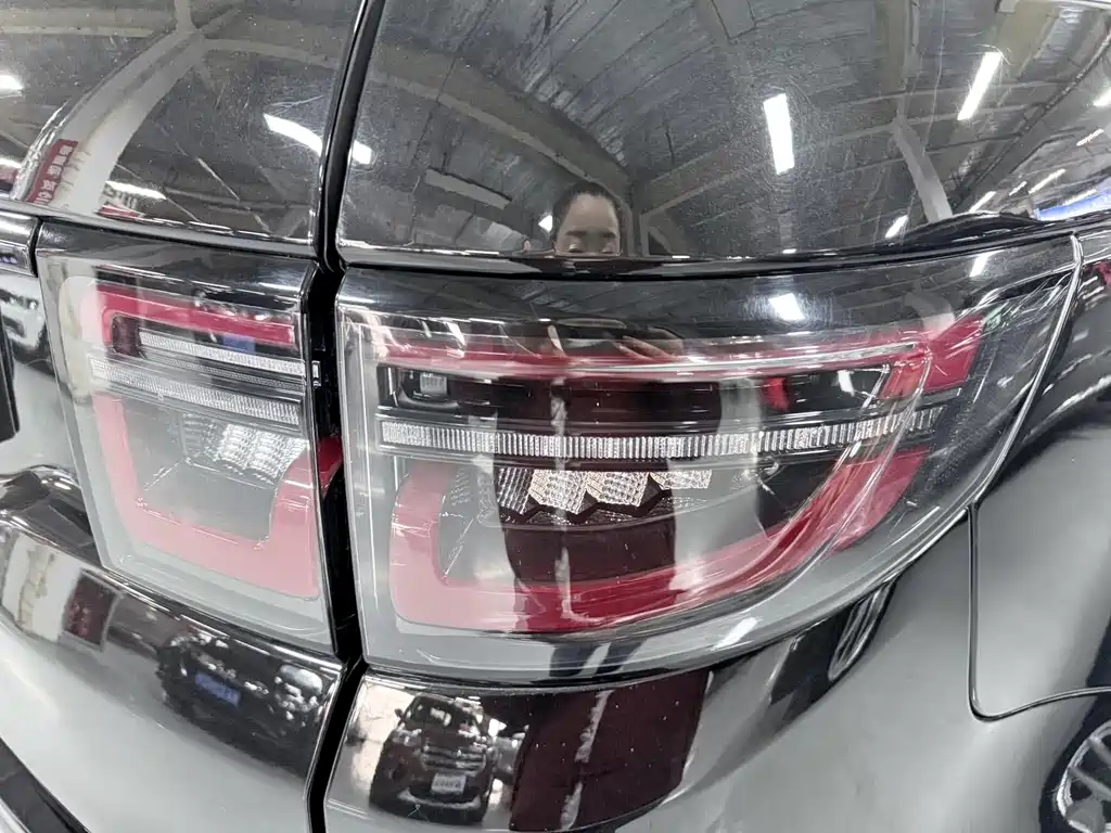 LAND ROVER DISCOVER SPORTS