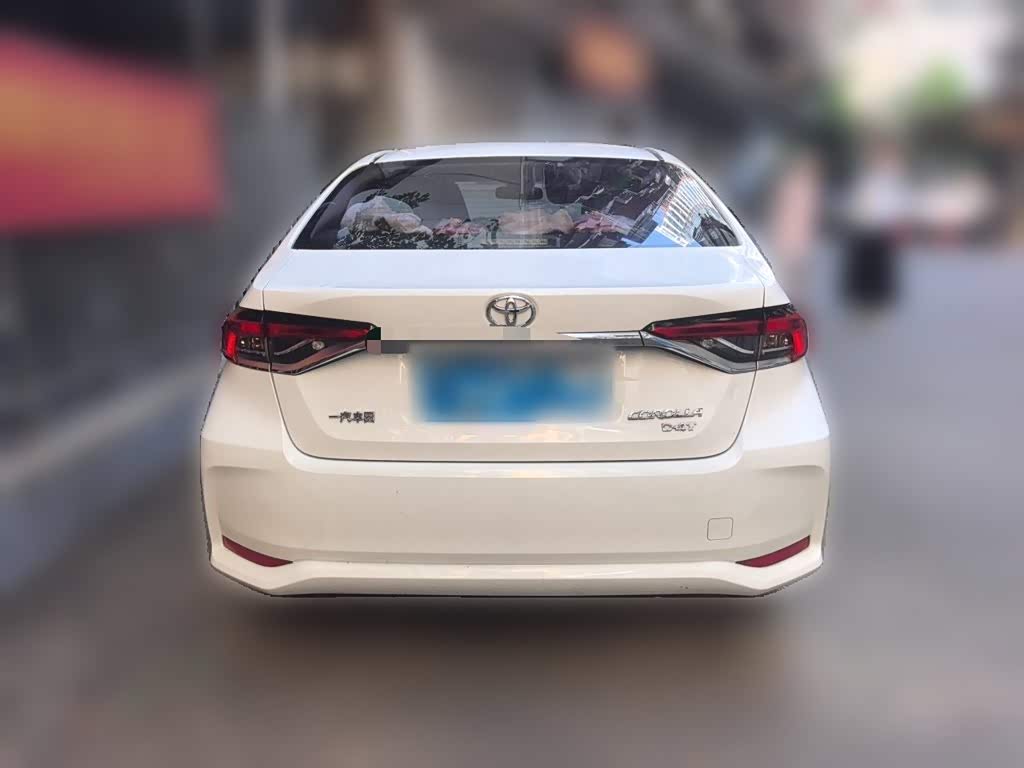 Toyota Corolla 1.2 л 2021 г. Белый, пробег 37200 км