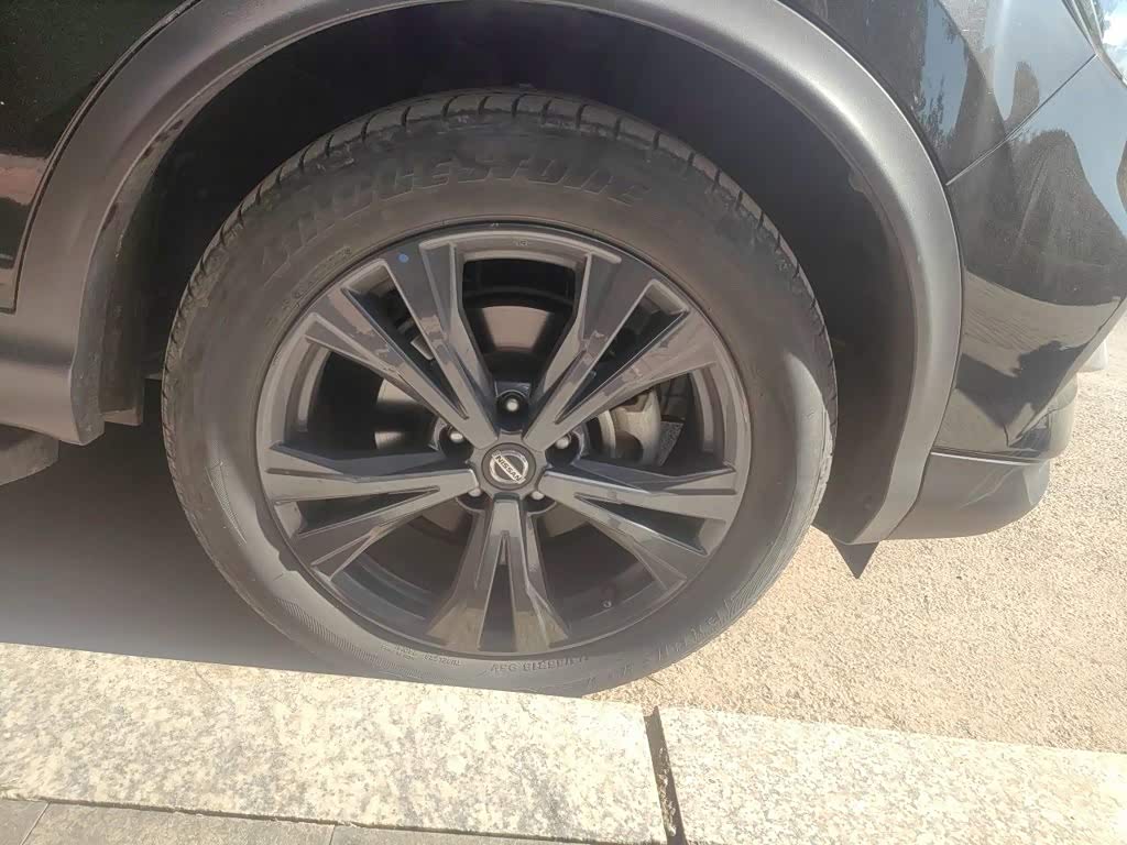 Nissan Qashqai 2.0 л 2022 г. Чёрный, пробег 36400 км