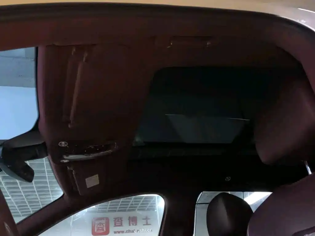 Bentley Bentayga — миниатюра 4