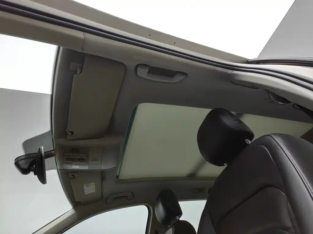 Volkswagen Tiguan L — миниатюра 14