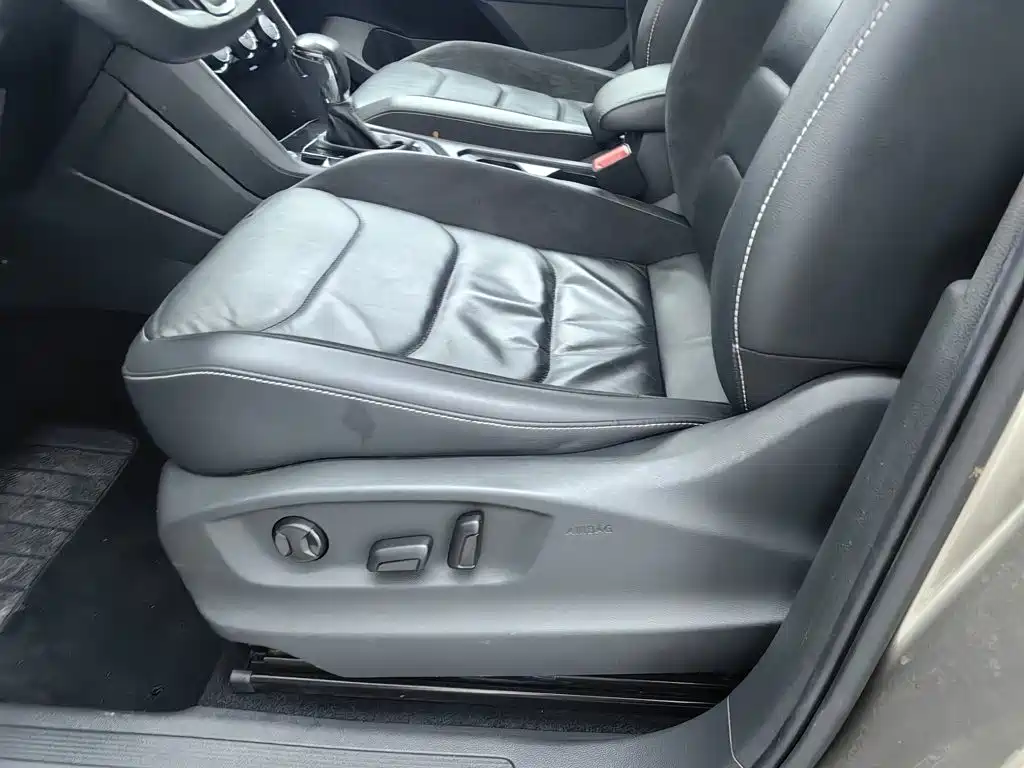 Volkswagen Tiguan L — миниатюра 20