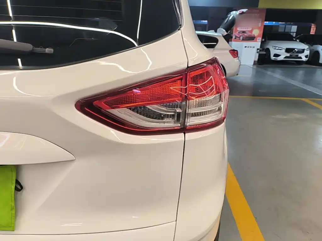 Ford Kuga — миниатюра 8