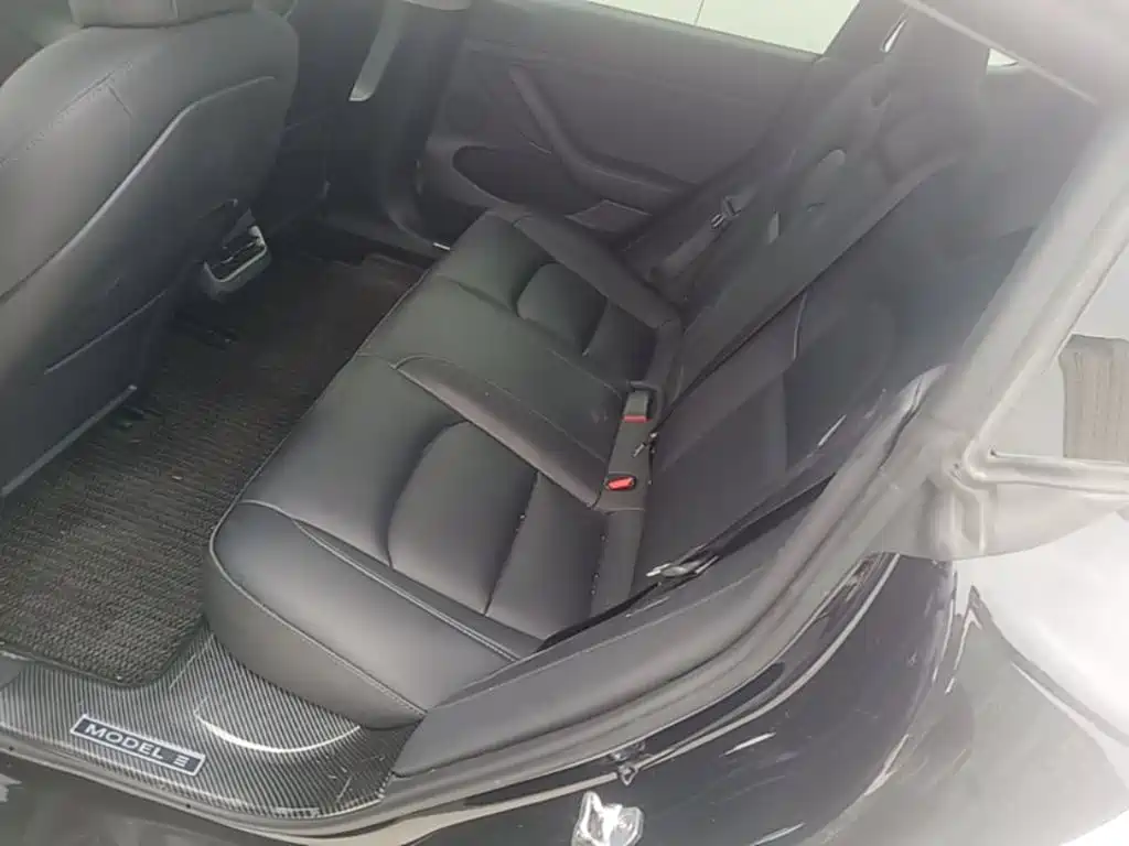 Tesla Model 3 — миниатюра 17
