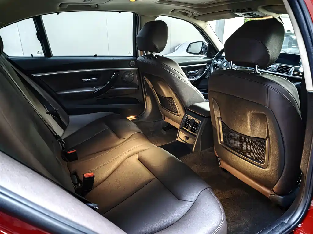 BMW 3 Series - фото 15