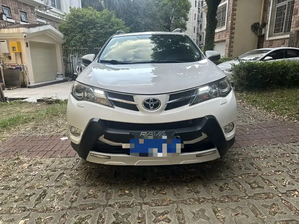 Toyota RAV4 — миниатюра 2