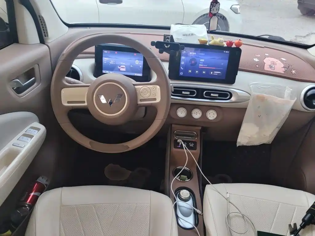 Wuling MINIEV — миниатюра 6