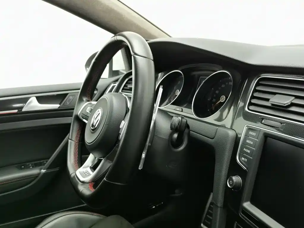 Volkswagen Golf GTI — миниатюра 22