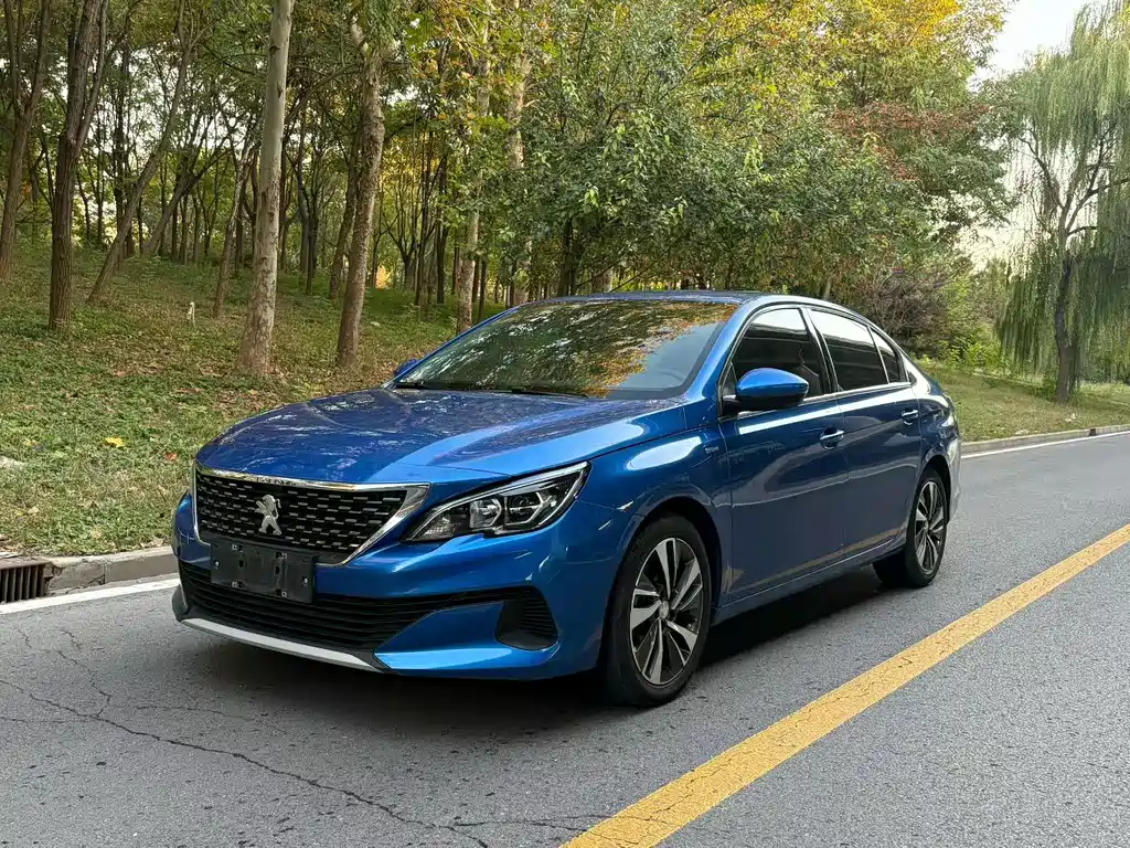 PEUGEOT 408