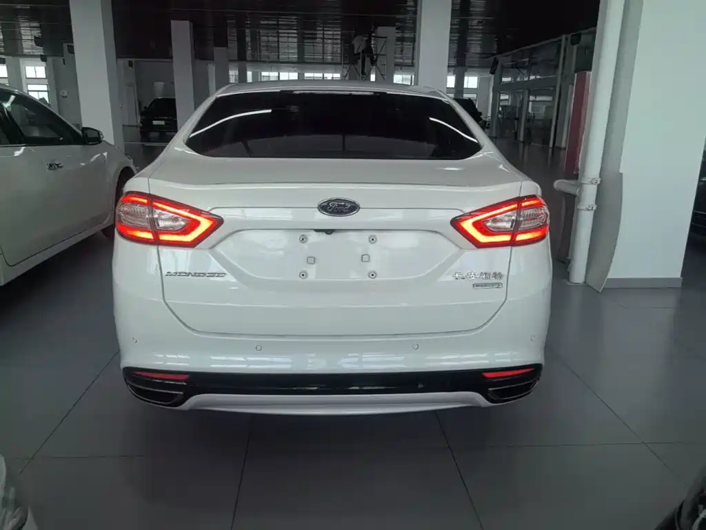 Ford Mondeo — миниатюра 6