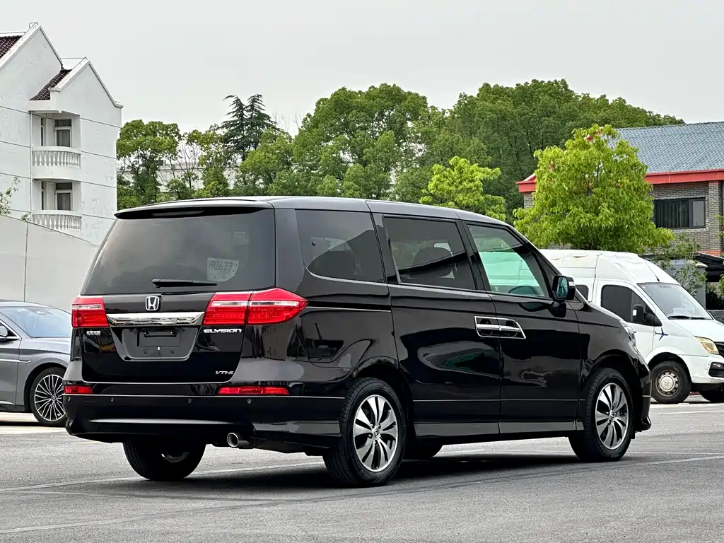 Honda Elysion 2015 2.4L VTi-S Luxury