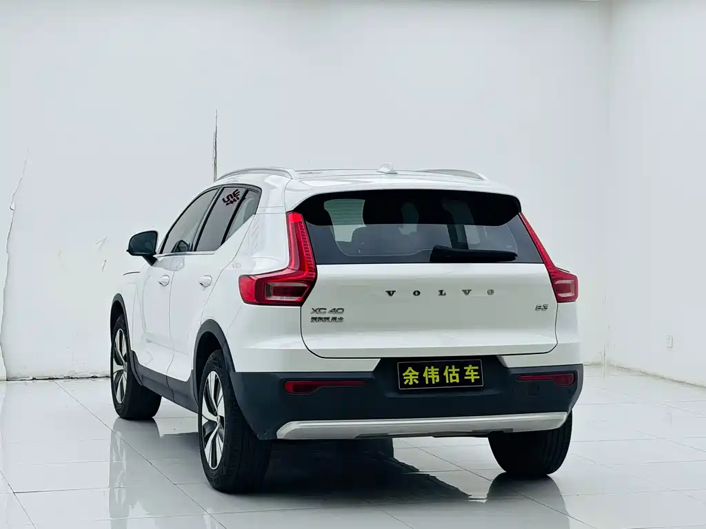 Volvo XC40 — миниатюра 5