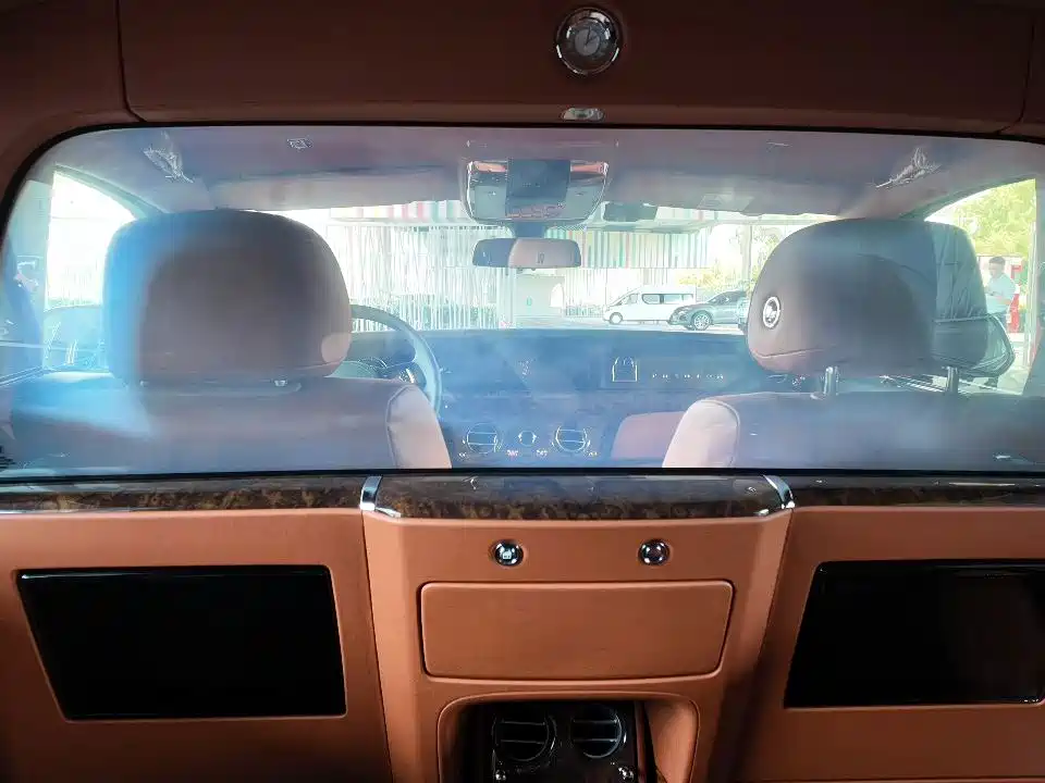 Rolls-Royce Phantom — миниатюра 10