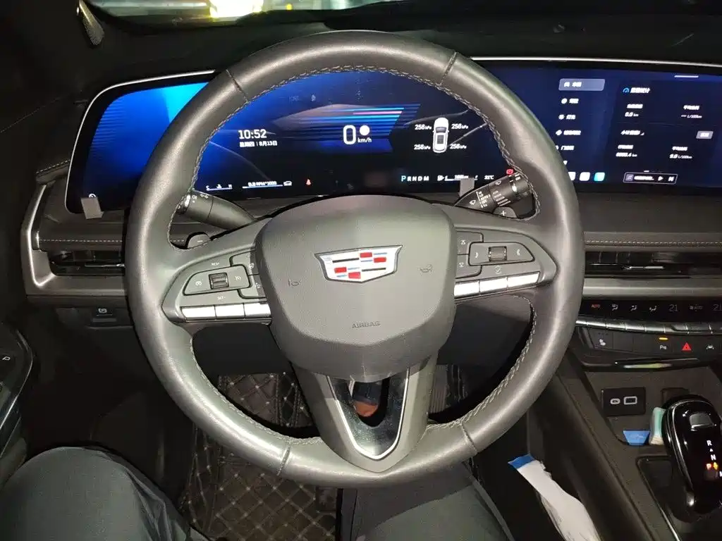 Cadillac XT4 — миниатюра 3