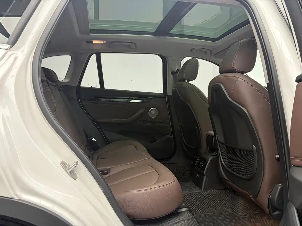 BMW X1 — миниатюра 14