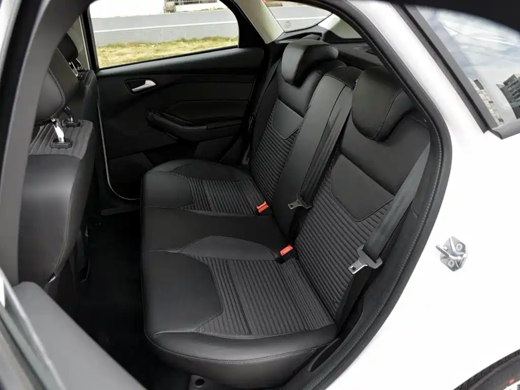 Ford Focus — миниатюра 10