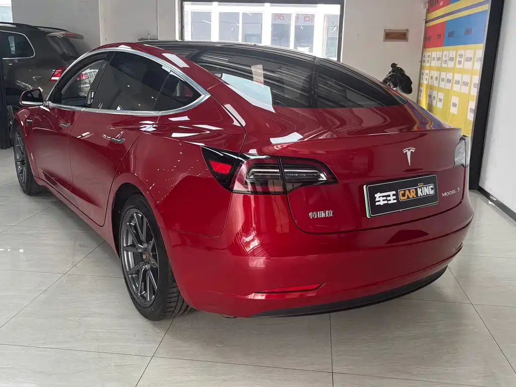 Tesla Model 3 — миниатюра 13
