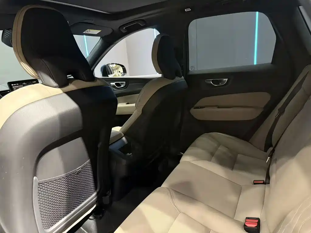 Volvo XC60 — миниатюра 10