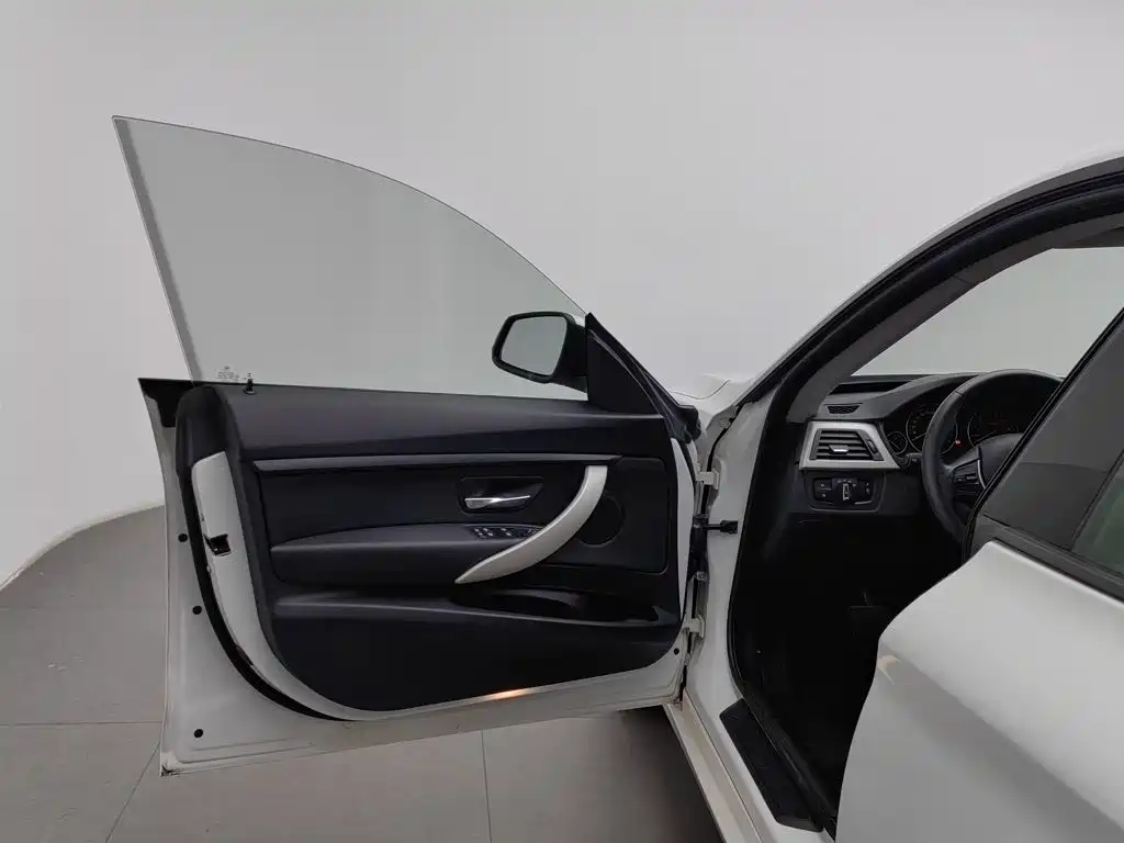 BMW 3 Series GT — миниатюра 8