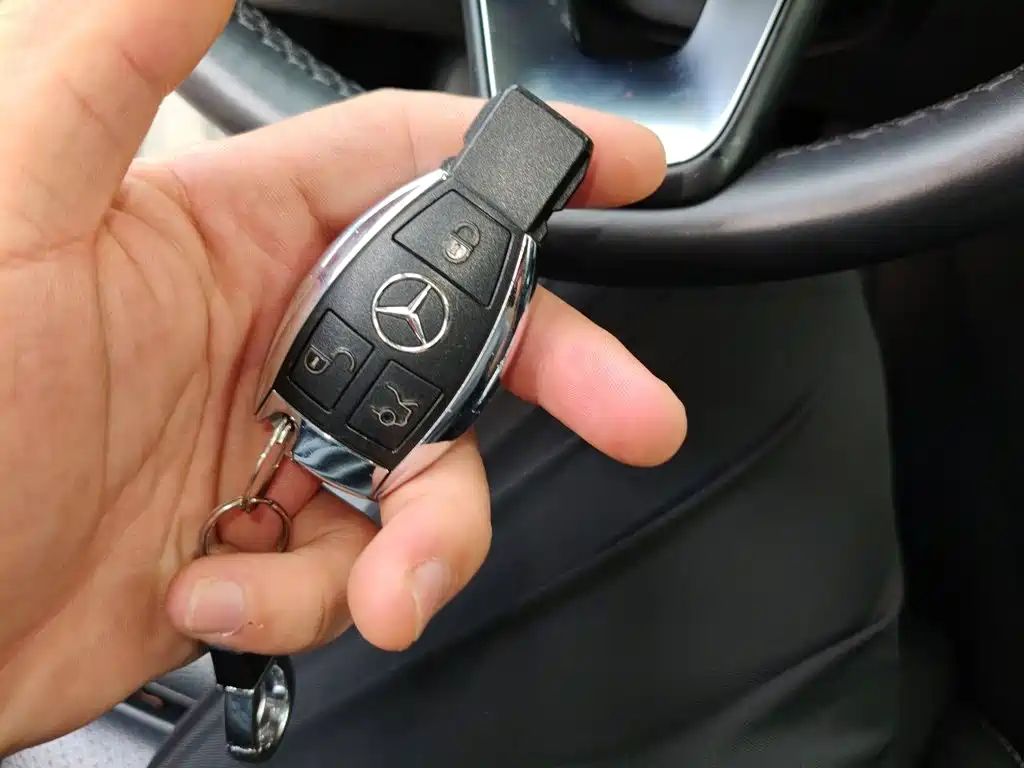 Mercedes-Benz C-Class — миниатюра 12
