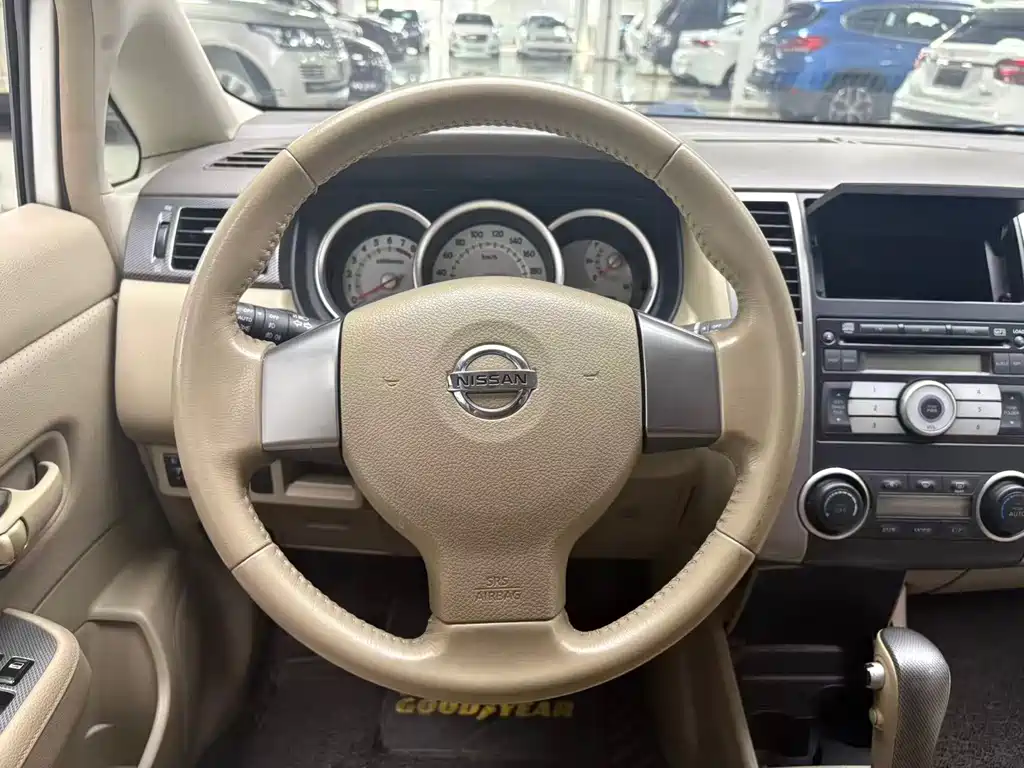 Nissan Tiida — миниатюра 17