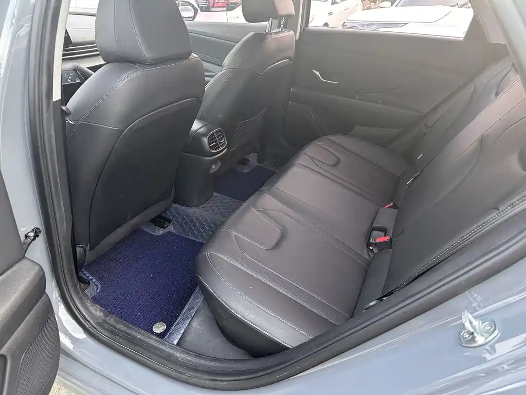 Hyundai Elantra — миниатюра 14