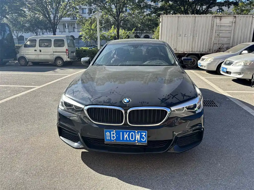 BMW 5 Series — миниатюра 2