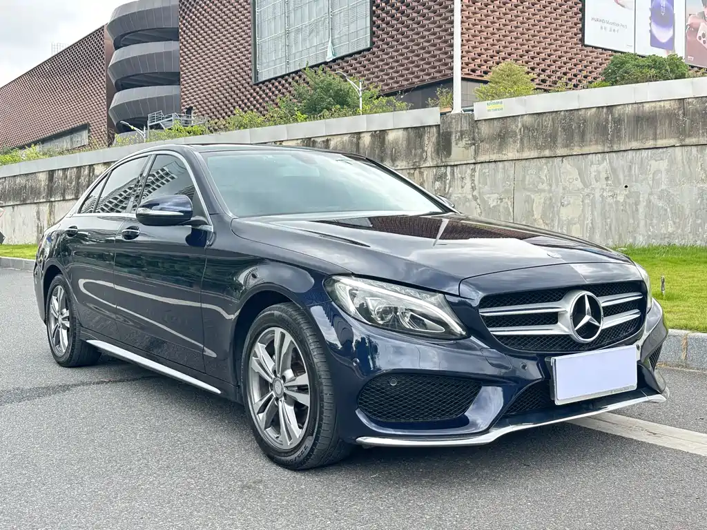 Mercedes-Benz C-Class — миниатюра 3
