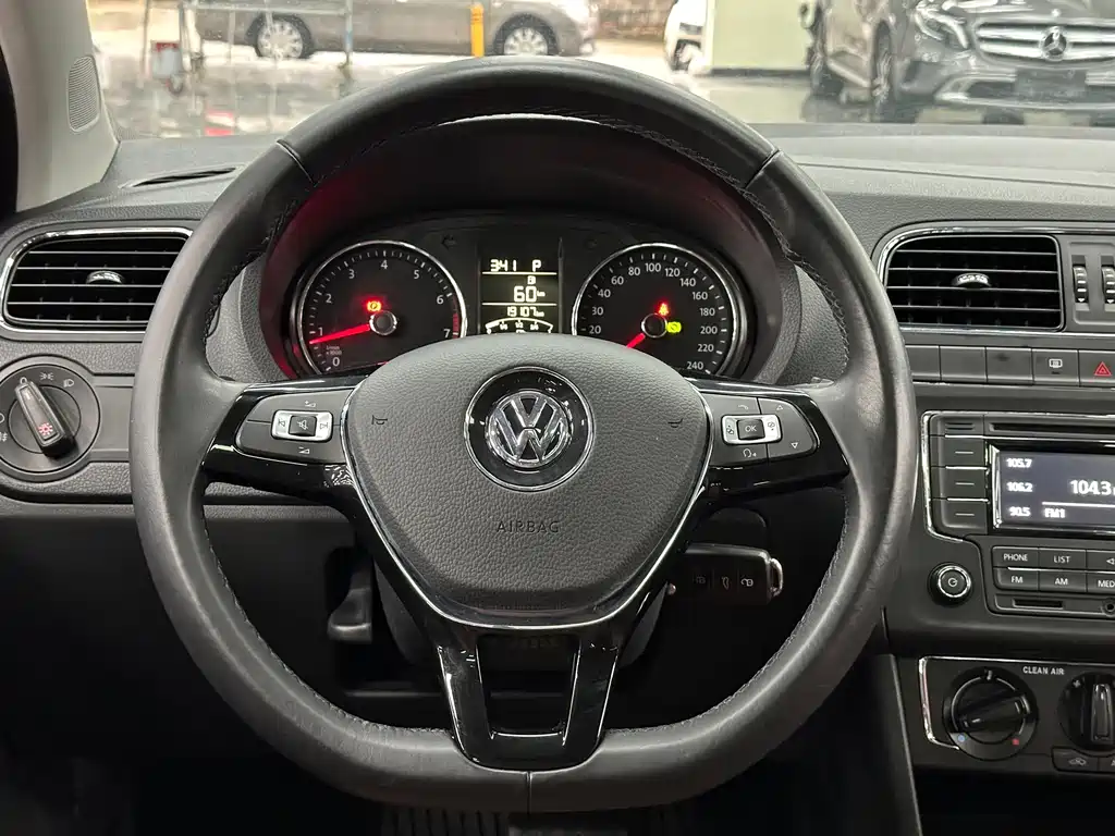 Volkswagen Polo — миниатюра 6